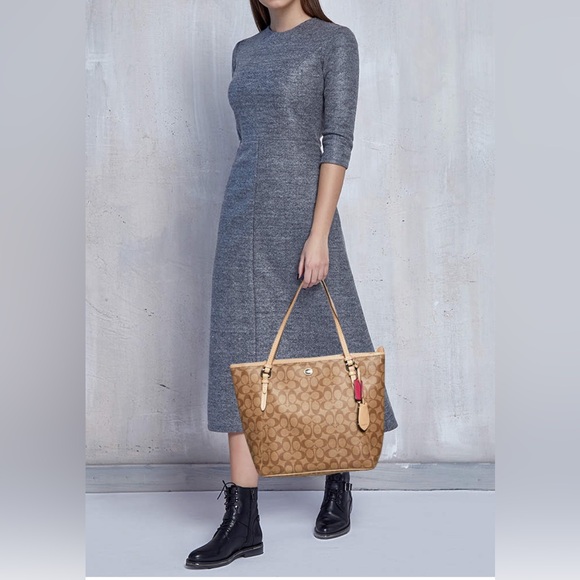 Coach large signature canvas city tote bag - good condition- genuine leather - Picture 3 of 8